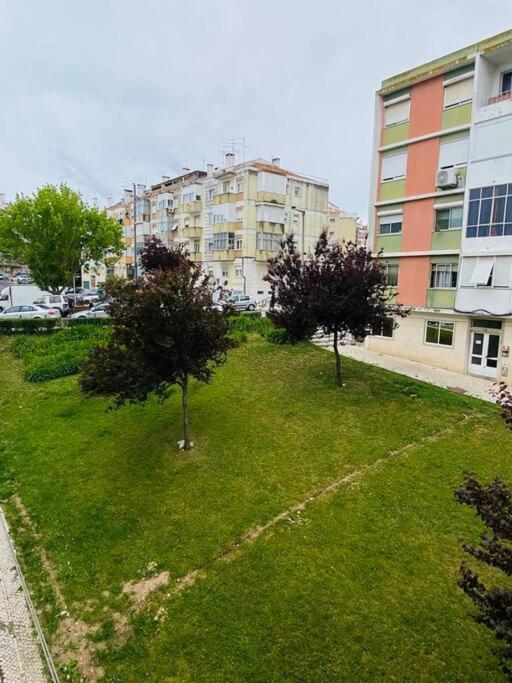 Modern 3 Bedroom Flat In Лісабон Екстер'єр фото